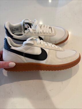 Nike Court Vision Low Sneakers Women’s Size 6 White Black Gum Sole NWOB
